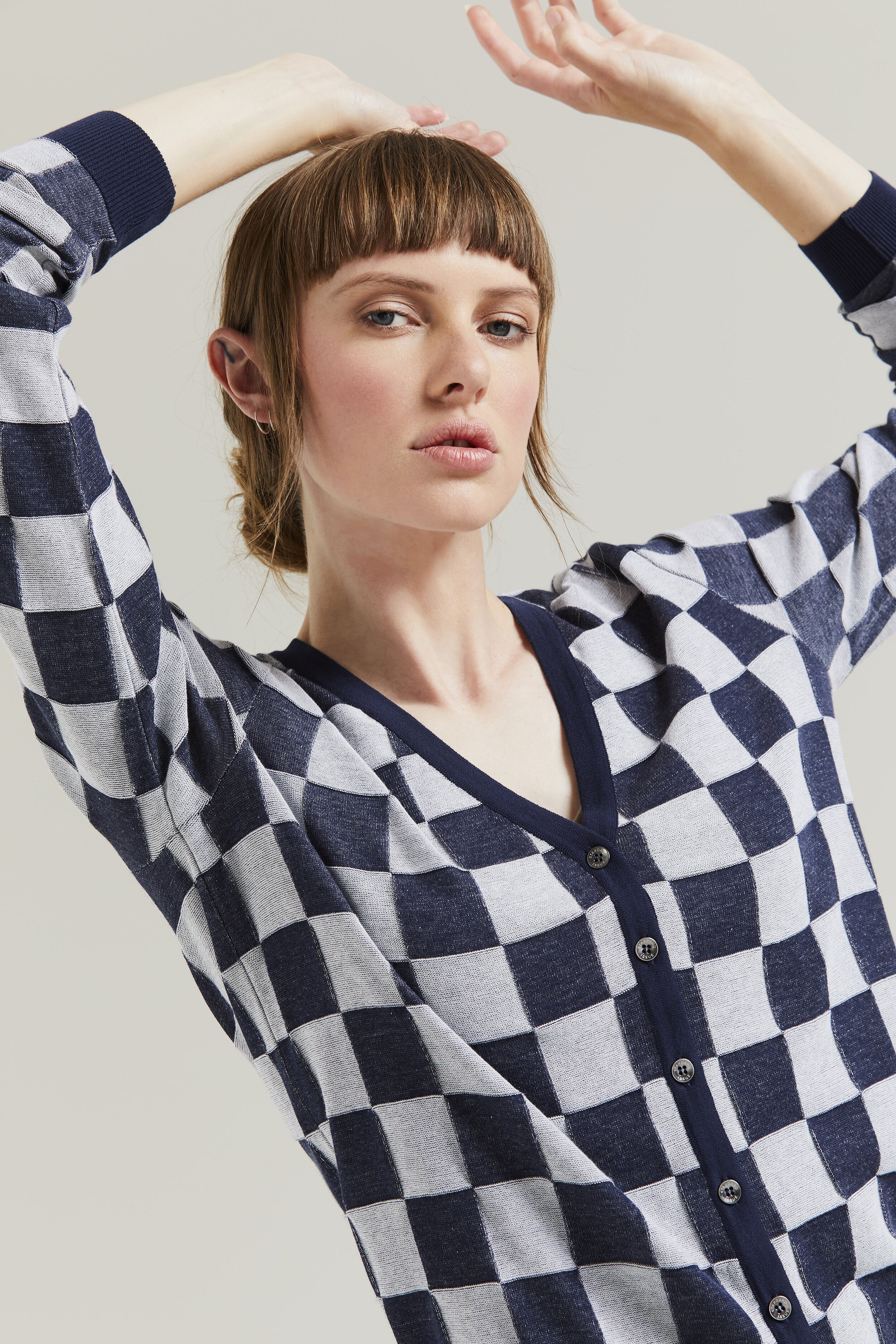 GINGHAM V CARDI (NAVY/WHITE) - Shop by Style-Cardigans : Home - STANDARD ISSUE SP20