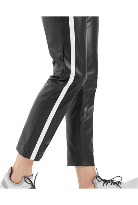 FAUX LEATHER PANTS WITH STRIPE (BLACK)