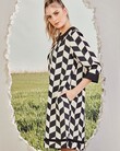 SHAKE SHIFT UP DRESS (BLACK CHEVRON)