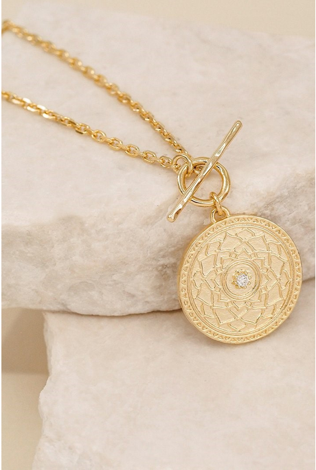 A THOUSAND PETALS FOB NECKLACE (18K GOLD VERMEIL)