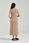 THE SLEEVELESS CLEO DRESS (CARAMEL TWIST)