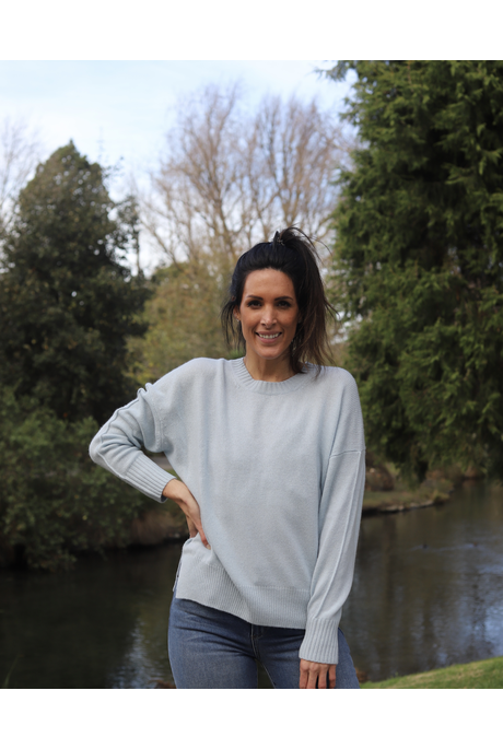 CASHMERE ROUND NECK JUMPER (LIGHT BLUE)