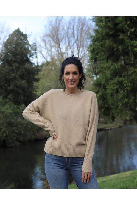 CASHMERE ROUND NECK JUMPER (CAMEL)