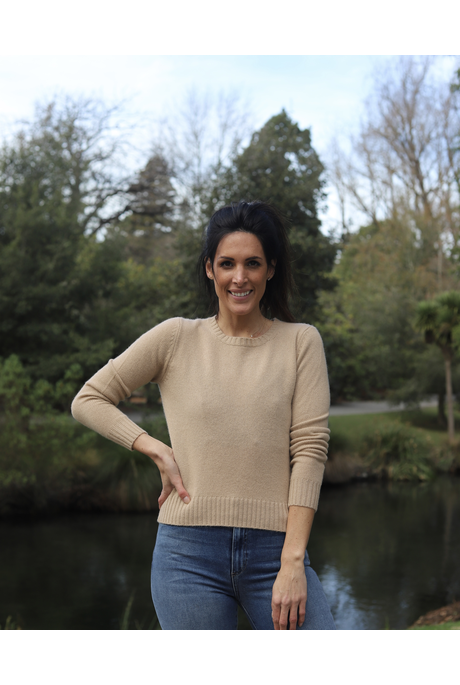 CASHMERE ROUND NECK SWEATER (CAMEL)