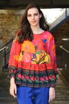 FLOAT OF ARMS TOP (MULTI FLORAL)