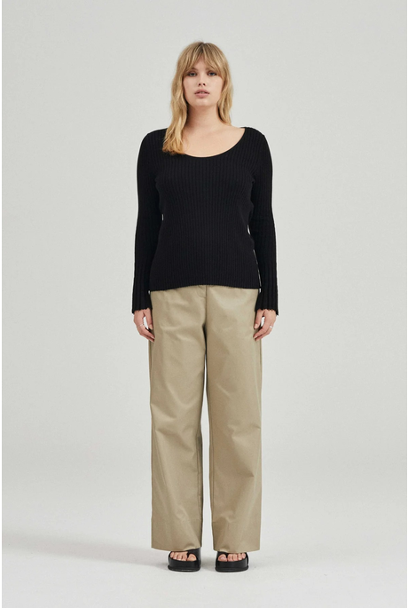 THE SCOOP NECK CLEO TOP (BLACK)
