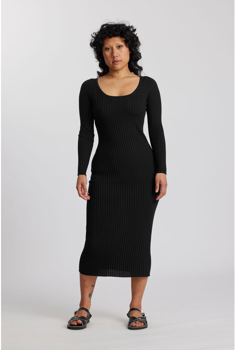 MERINO SCOOP NECK DRESS (BLACK)