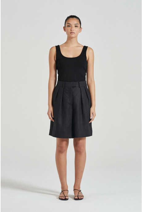 THE ADA SHORTS (BLACK LINEN)