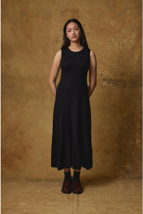 MERINO FLARED DRESS (BLACK)