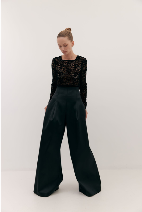 VITA LACE TOP (BLACK)