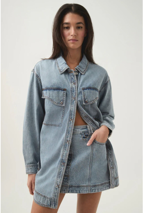 CORIE LONGLINE DENIM SHIRT (DENIM)