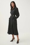 BAYS CRUSHED PLEAT MIDI DRESS (BLACK)