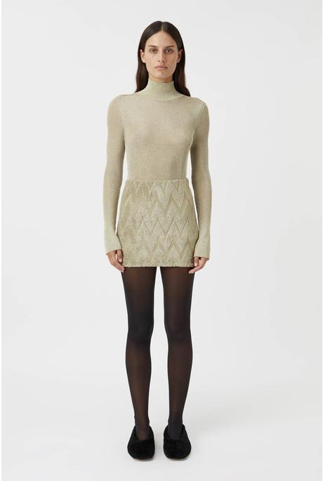 ARETZ TURTLENECK (CHAMPAGNE)