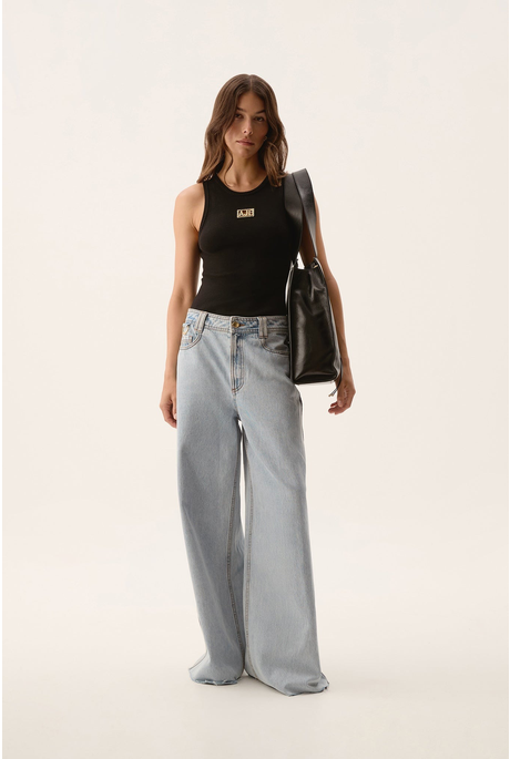 OUTLAND JEANS (LIGHT WASH DENIM)