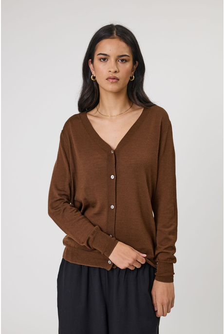 ALTO MERINO CARDIGAN (WALNUT)