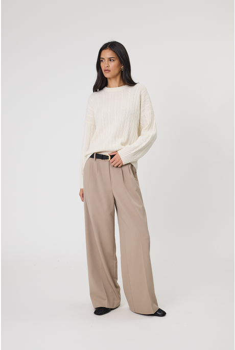 COPENHAGEN CABLE KNIT CREW (ECRU)