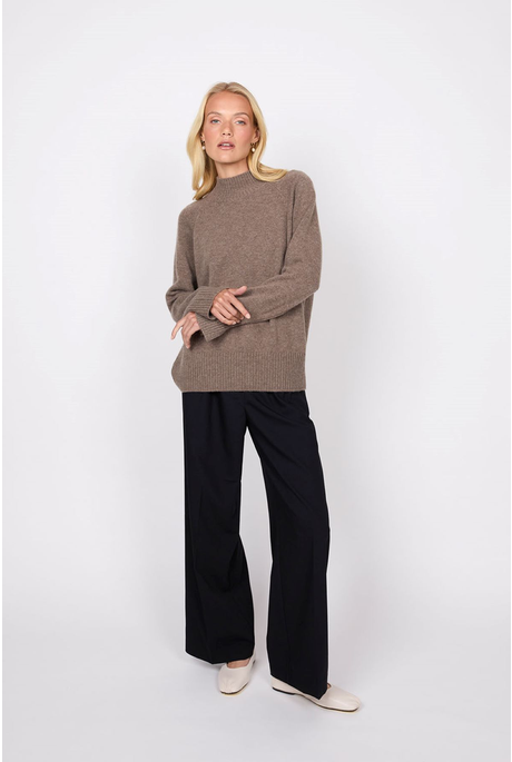 CASHMERE FUNNEL NECK (HAZELNUT)
