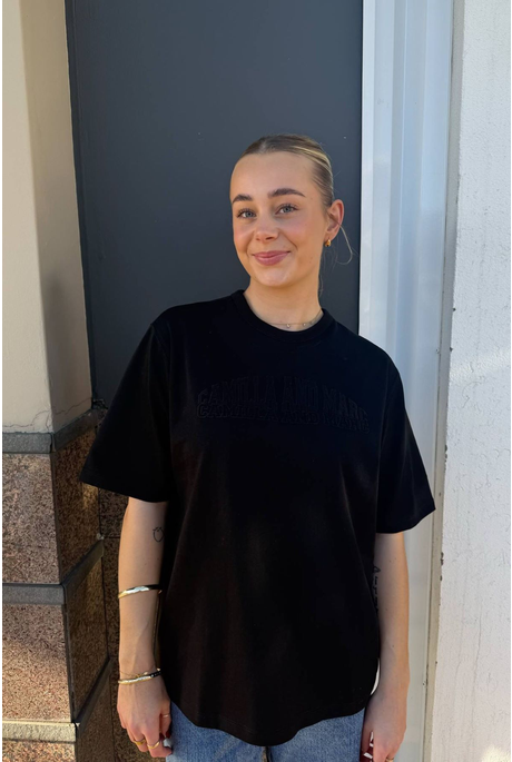 LIONA GRAPHIC TEE (BLACK)