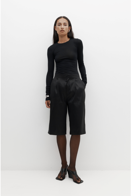 MERINO RUCHED LONG SLEEVE TEE (BLACK) 